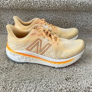 New Balance womens 6.5 Fresh Foam X Vongo V5 running shoe.